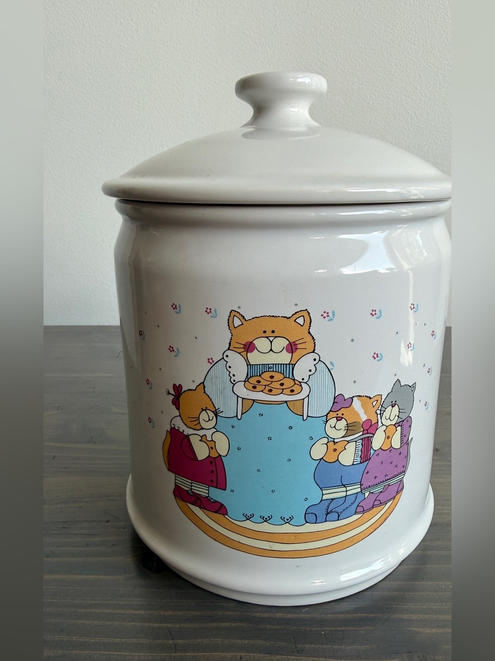 Vintage ceramic storage / cookie jar